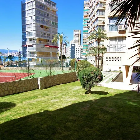 Carabelas 7-1 * Benidorm